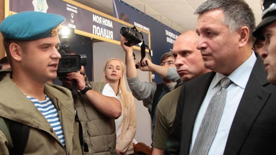 Аваков: Глава патрульных Украины Фацевич встретил в очереди кандидатов сослуживца-десантника из 79-й бригады