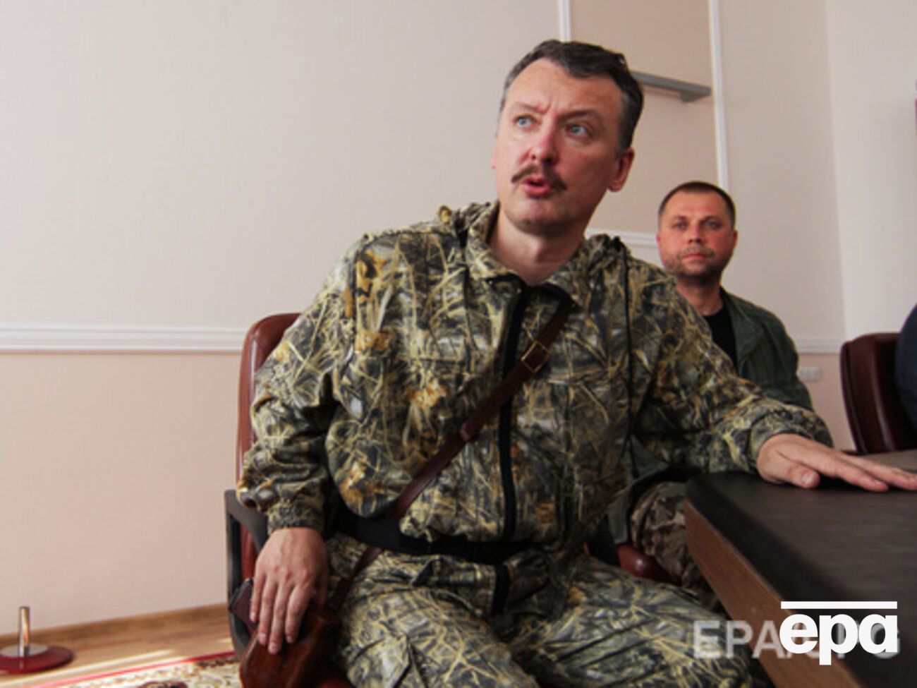 Гиркин назвал бредом заявление о том, что его вывезли в Россию связанным