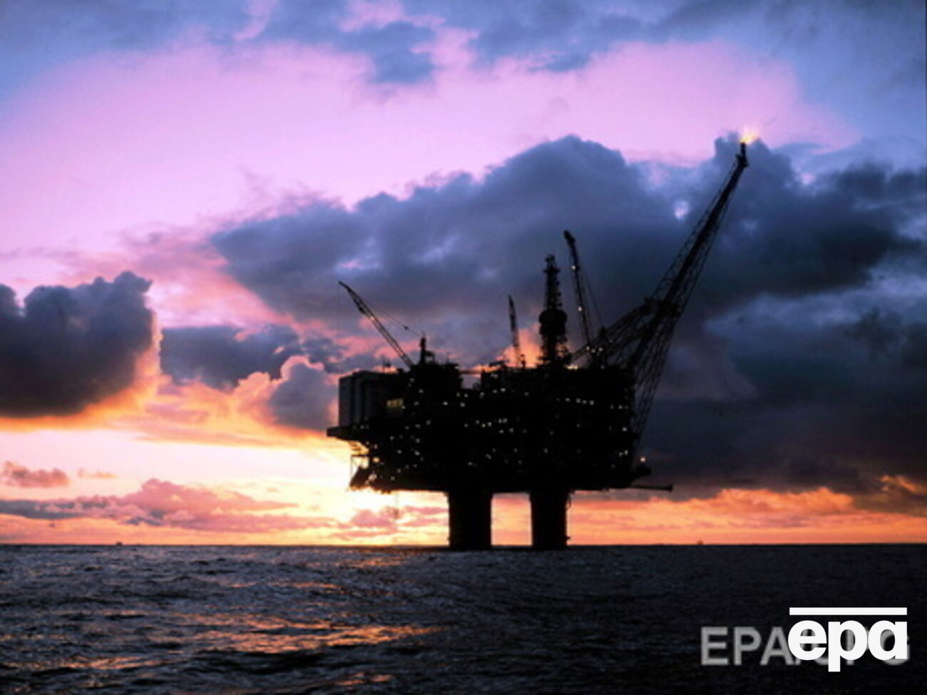 Нефть колеблется ниже $47