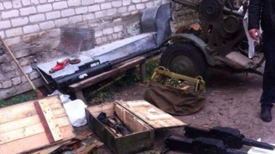 Оружие и боеприпасы хранились в помещении мясоперерабатывающего предприятия