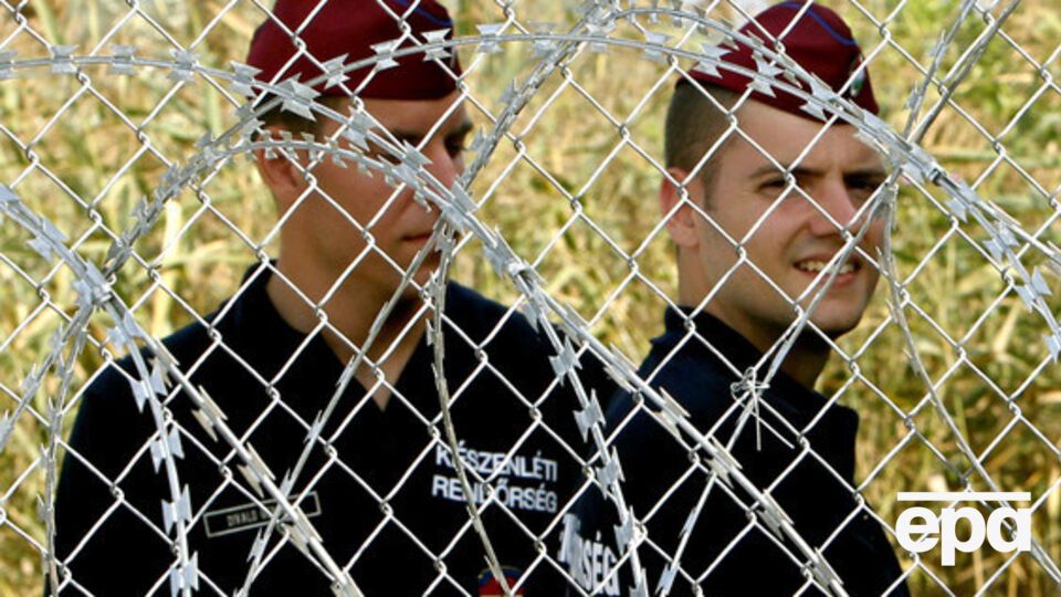 Строительство заграждений на границе вызвало напряжение в отношениях Венгрии с Румынией
