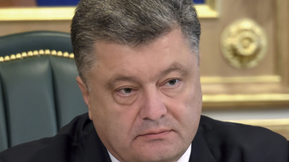 Порошенко: Минский процесс получил очень мощный удар фактом проведения фейковых выборов