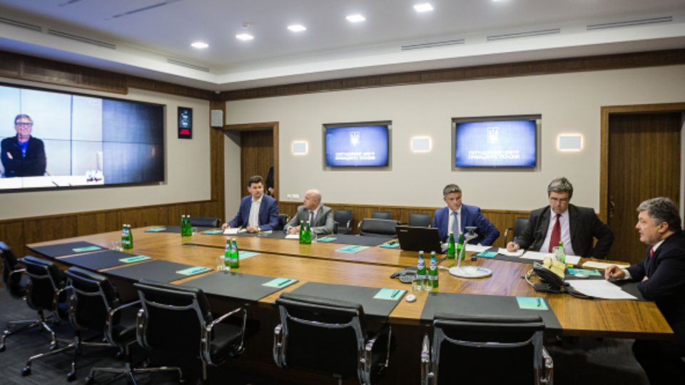 Благотворительный фонд Билла Гейтса занимается поддержкой борьбы с полиомиелитом в мире