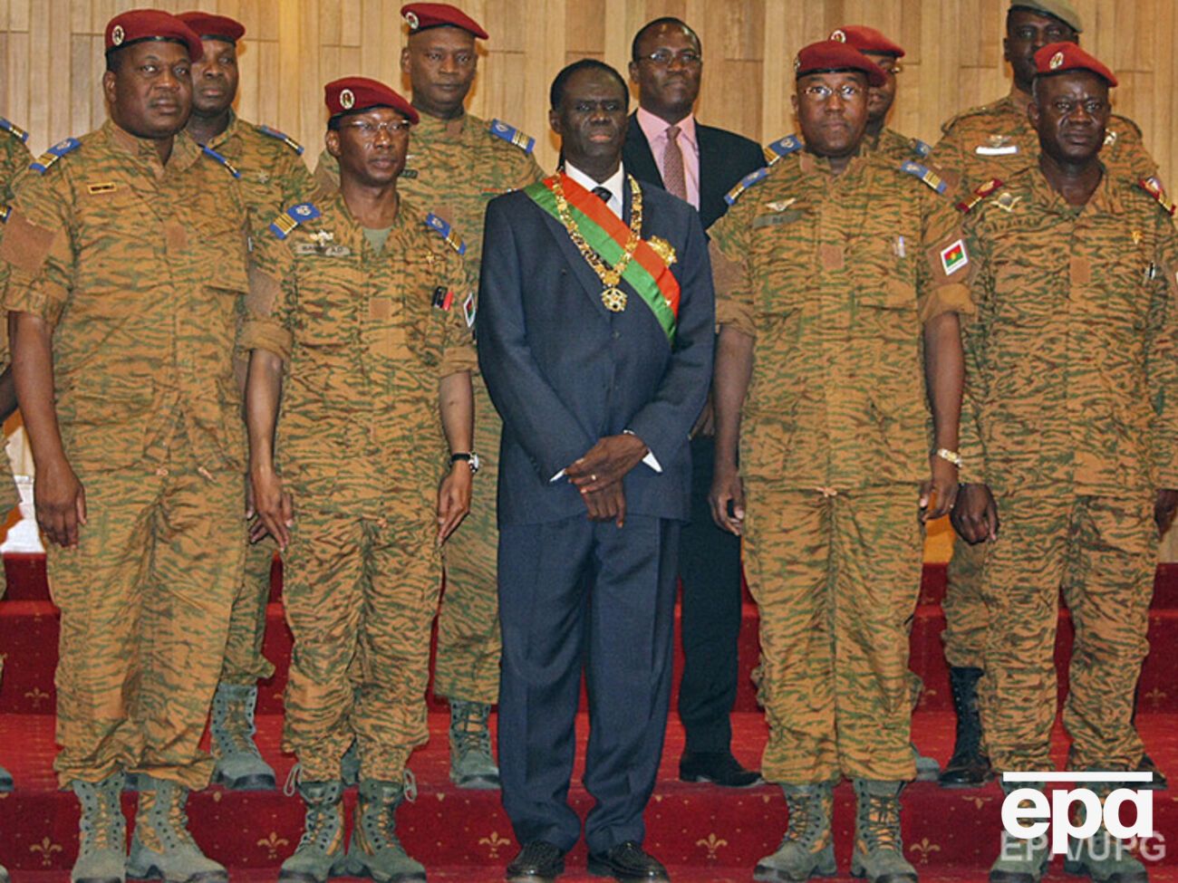 Президента Буркина-Фасо задержала собственная охрана