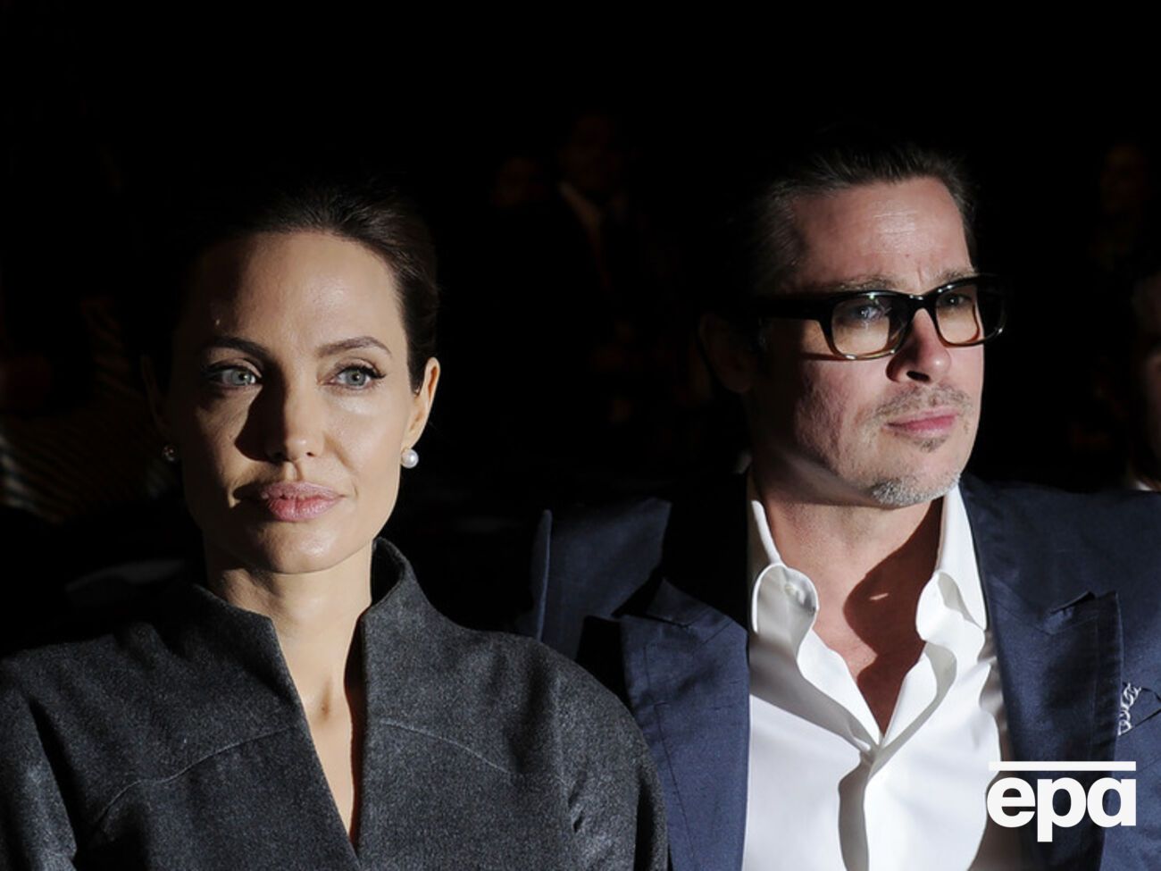 Шайло выбирает мужскую одежду и защищает старшего брата