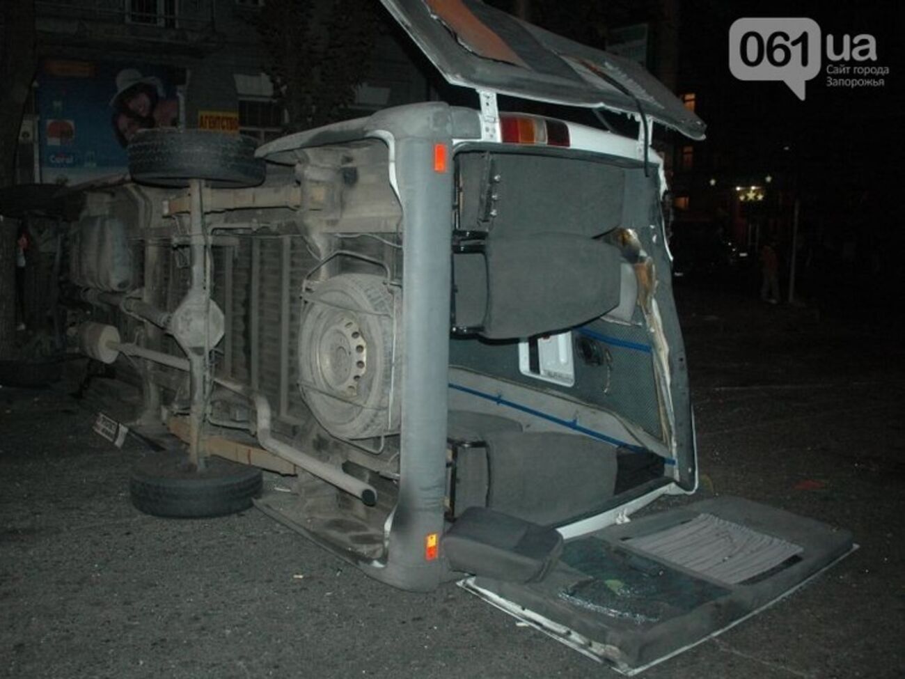 Водитель попавшей в ДТП маршрутки скрылся с места происшествия сразу после аварии