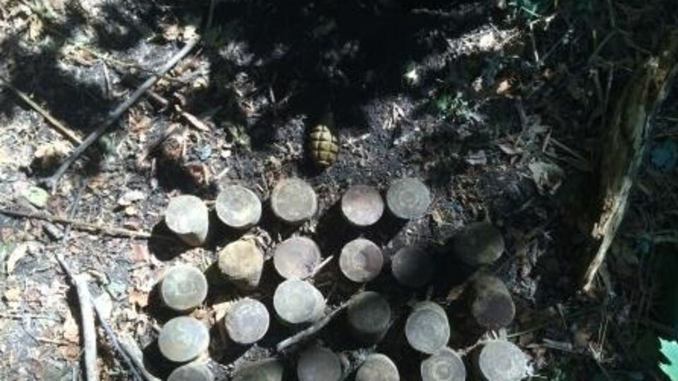 СБУ: Тайник обнаружен на трассе в направлении Славянска