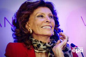 По мнению создателей помады, именно данный тон подршел бы Софи Лорен