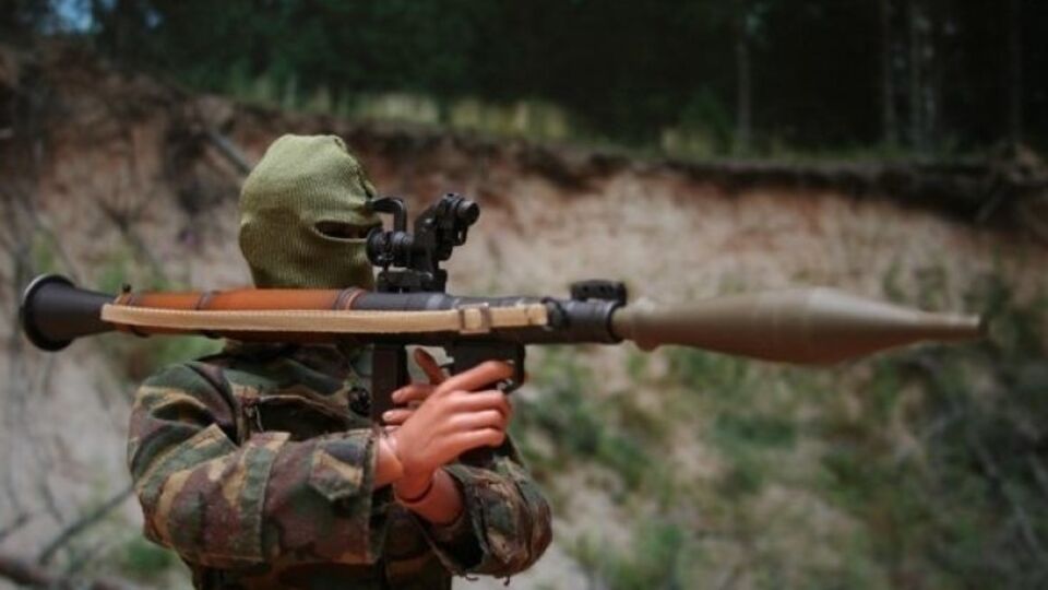 Боевики обстреляли из гранатомета автомобиль украинских военных