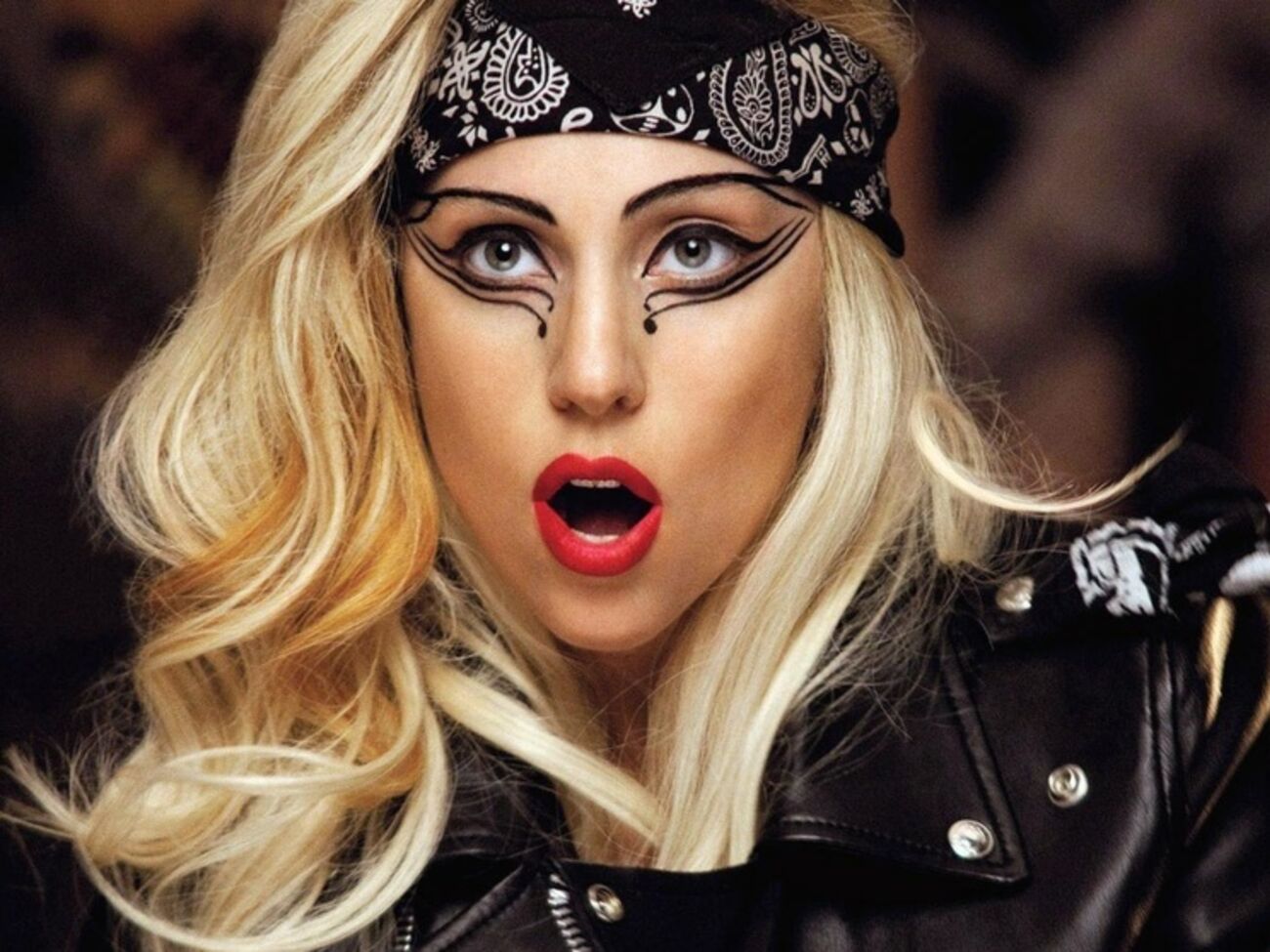 С помощью нового клипа Леди Гага планирует привлечь внимание к проблеме насилия среди тинейджеров