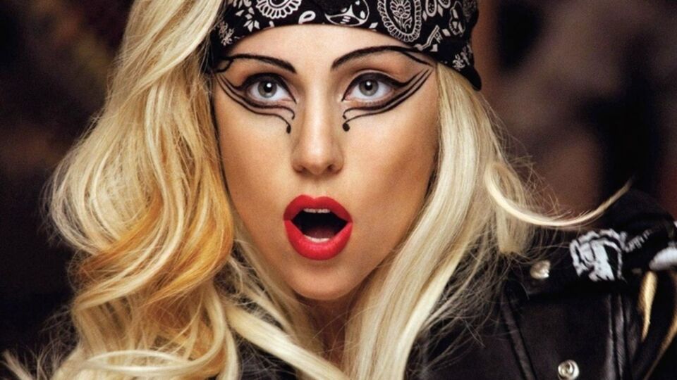 С помощью нового клипа Леди Гага планирует привлечь внимание к проблеме насилия среди тинейджеров