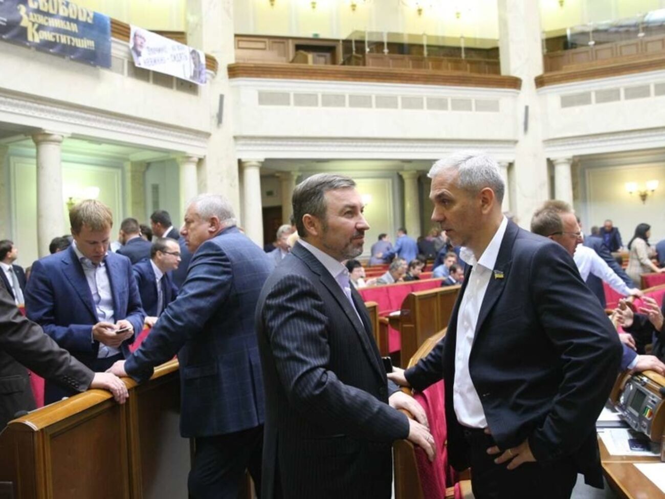 Рада продолжит работу в октябре