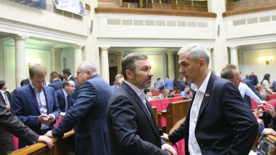 Рада продолжит работу в октябре