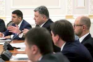 Порошенко: Мы действительно прилагаем максимум усилий для обеспечения и восстановления экономического роста