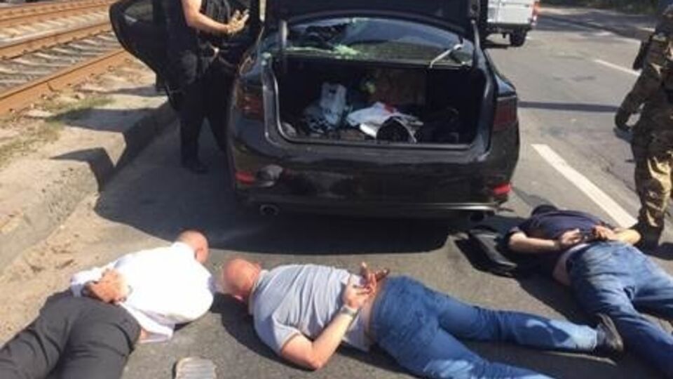 Правоохранители задержали трех курьеров, перевозивших из банка в офис 0,5 млн грн наличных