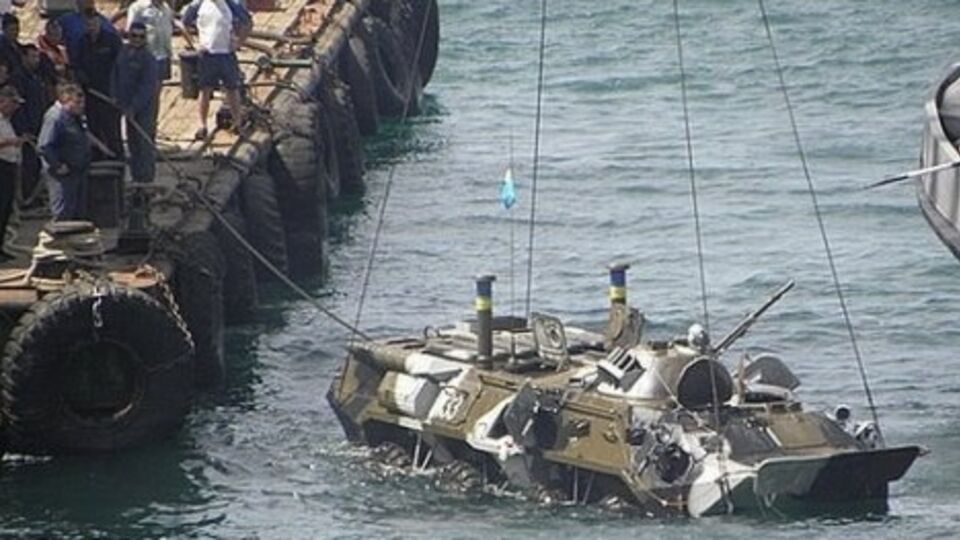 Из шести вышедших в море БТР утонули четыре