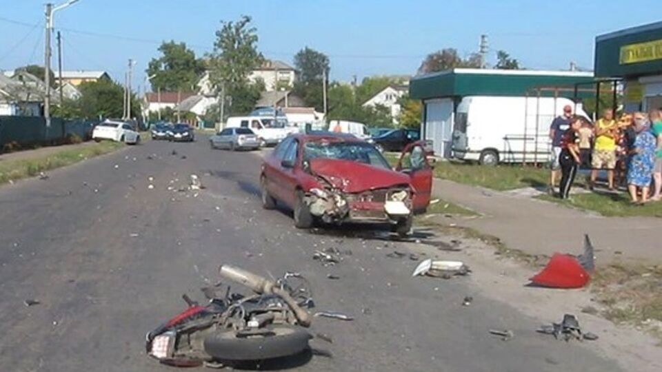 Пьяный судья выехал на полосу встречного движения и столкнулся с мотоциклистом