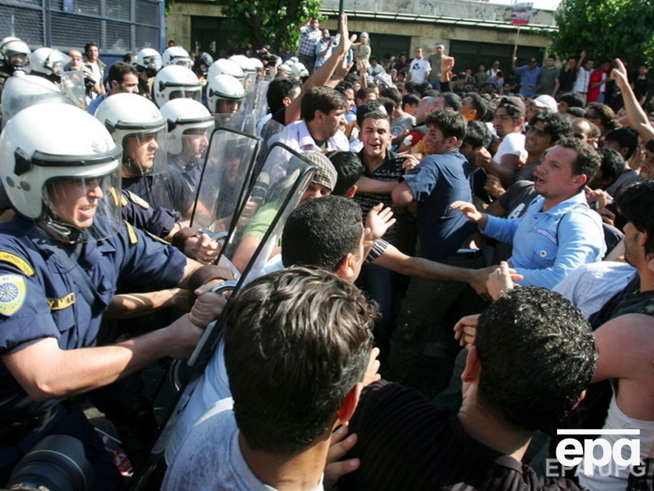 Венгрия мобилизует резервистов для противодействия наплыву беженцев