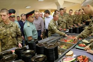 Украинских военных будут кормить по новым стандартам с 2016 года