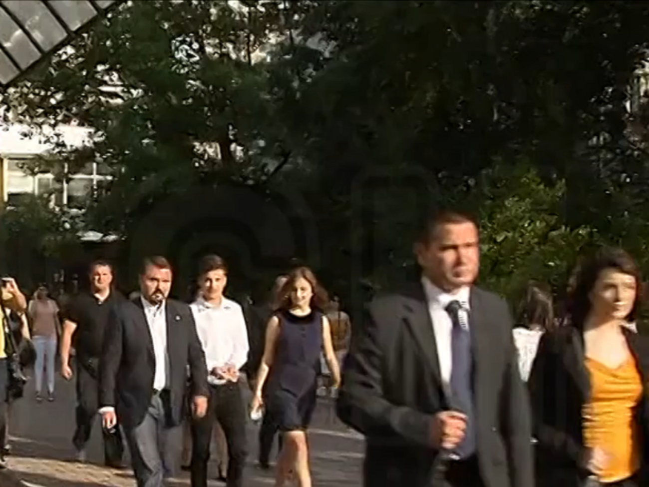 Первый звонок в Украине: политики посетили торжественные линейки, детей президента сопровождала охрана. Фоторепортаж