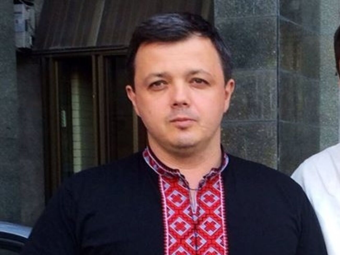 Семенченко: После взрыва гранаты под Радой люди отвлеклись от того, что Оппоблок голосовал вместе с Народным фронтом и БПП