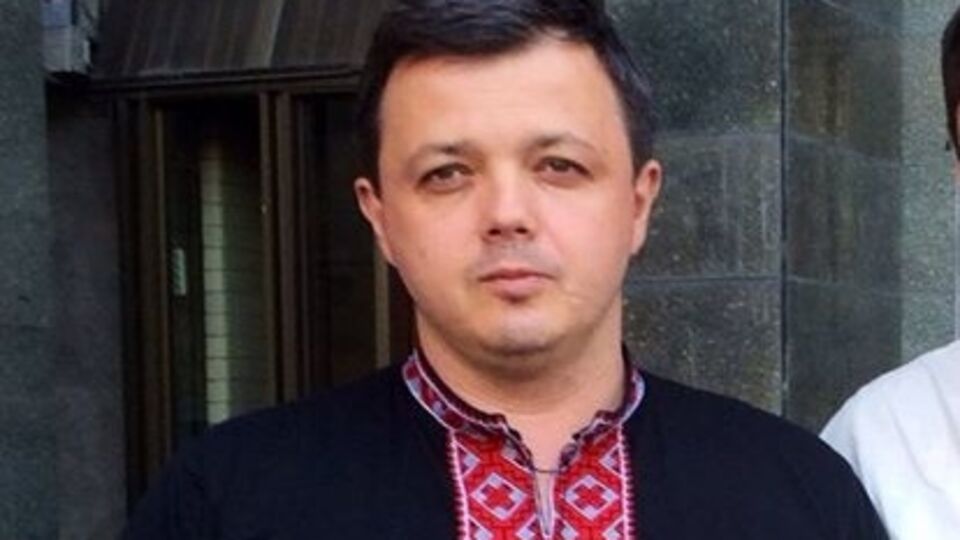 Семенченко: После взрыва гранаты под Радой люди отвлеклись от того, что Оппоблок голосовал вместе с Народным фронтом и БПП