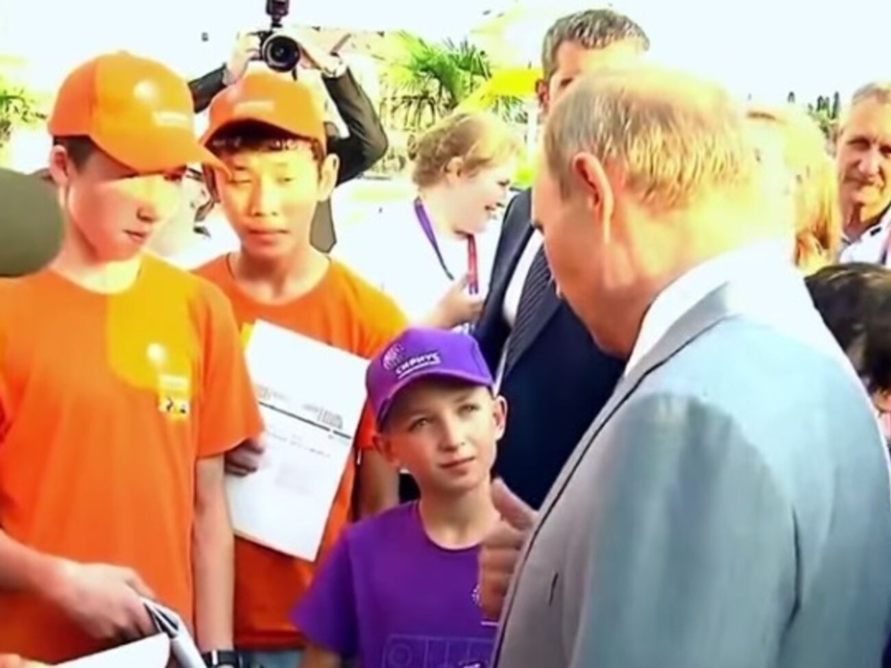 Путин &ndash;&nbsp;мальчику:&nbsp;Нужно сделать так, чтобы рубль так напрямую не зависел от цен на нефть, газ и деривативы