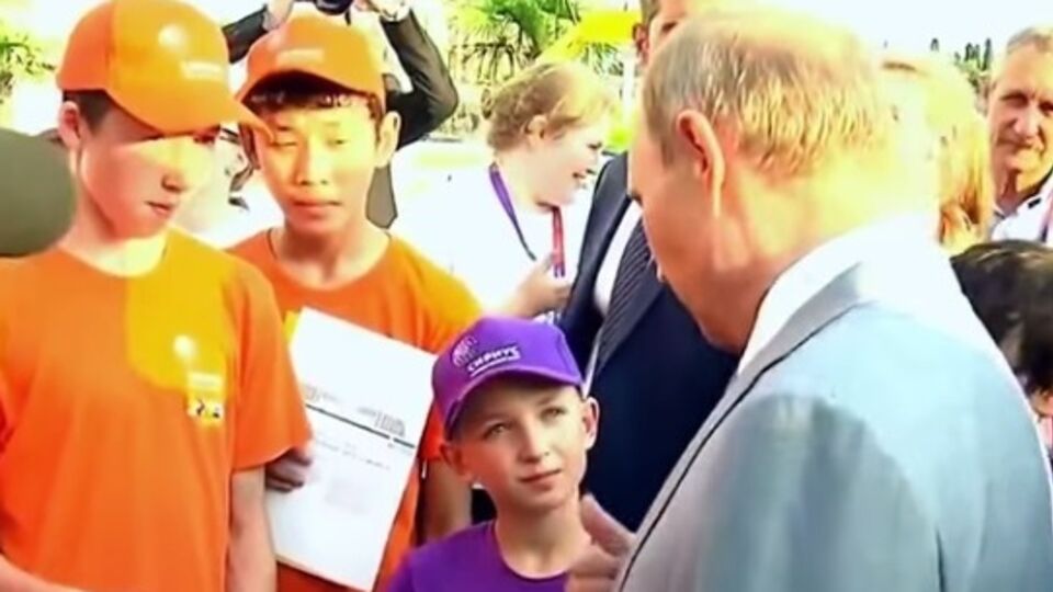 Путин – мальчику: Нужно сделать так, чтобы рубль так напрямую не зависел от цен на нефть, газ и деривативы