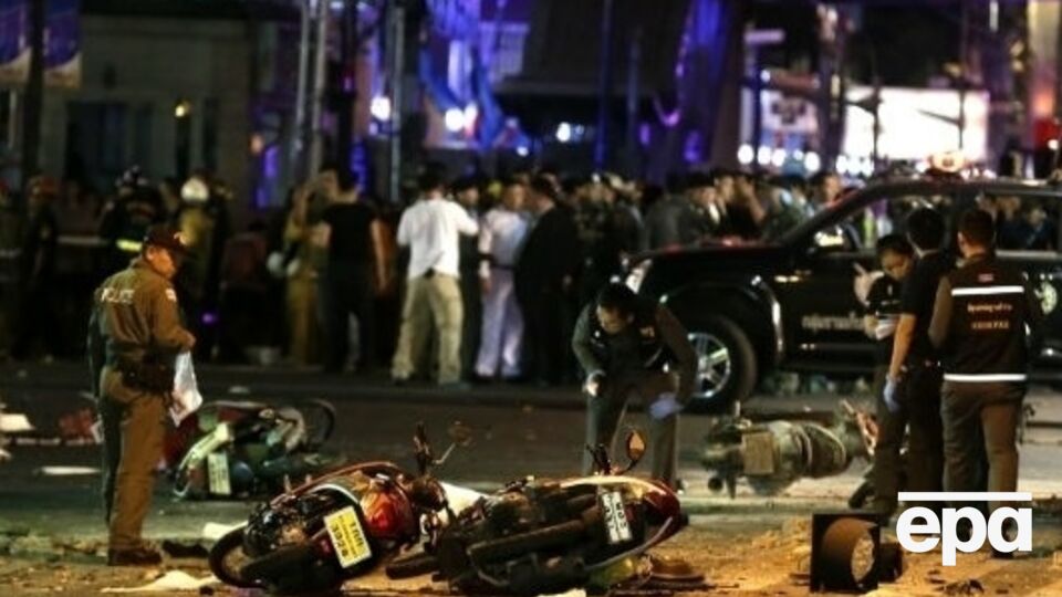 Со дня взрыва полиция выдала уже восемь ордеров на арест подозреваемых