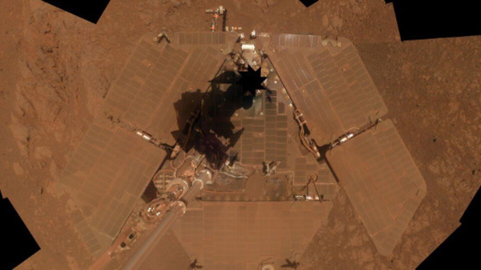 Пыль после бури в 2008 году закрыли панели Spirit