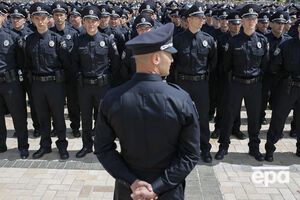 Киевские полицейские задержали своего коллегу, укравшего мотошлем с места ДТП