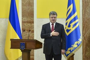 Порошенко призвал упростить процедуру снятия неприкосновенности с народных депутатов