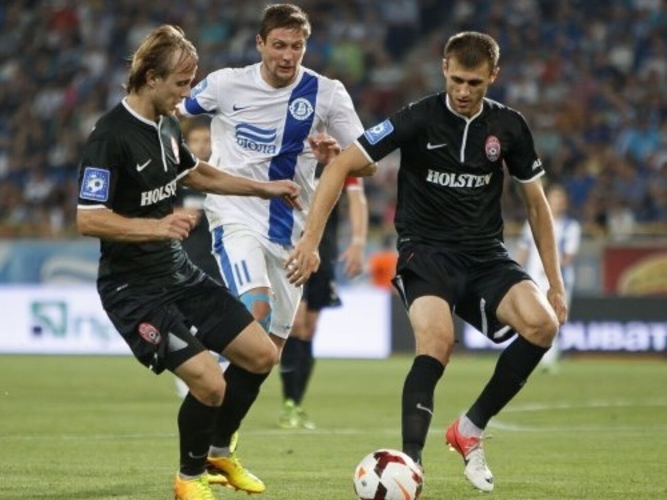 "Заря" разгромила "Днепр"