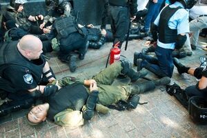 В больницах находятся еще 33 нацгвардейца, пострадавших возле Верховной Рады