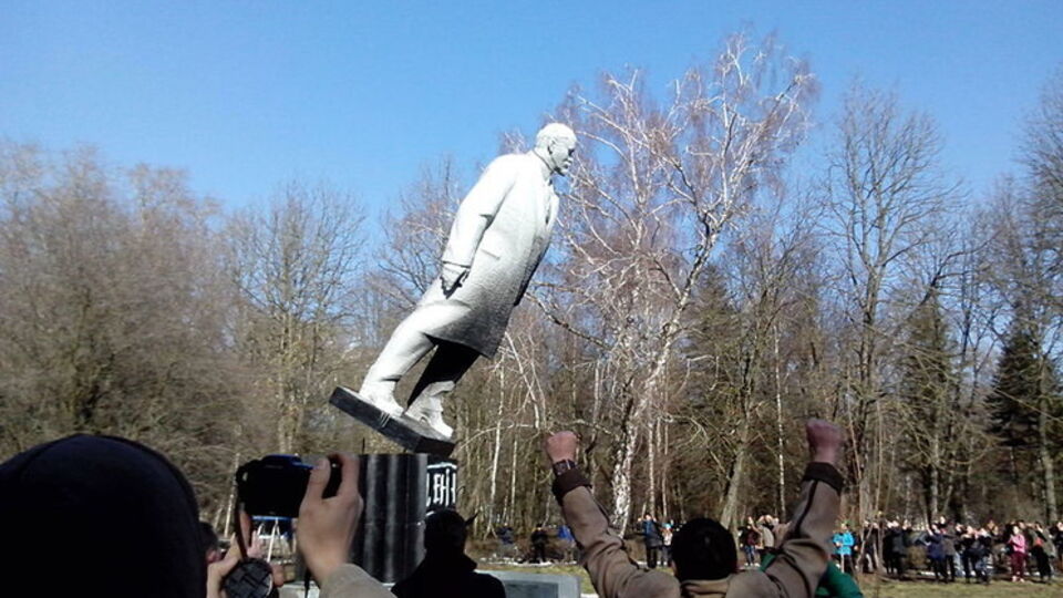 УИНП просит Киев избавиться от 12 памятников Ленину