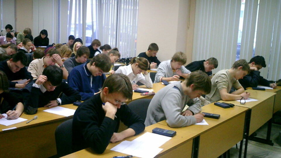 Выпускники общеобразовательных учебных заведений III степени будут сдавать итоговую аттестацию с 16 по 30 мая в формате ЗНО