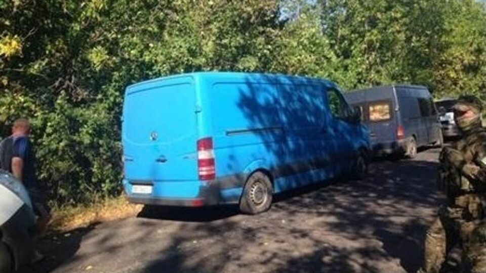 СБУ задержала три микроавтобуса с контрабандным грузом