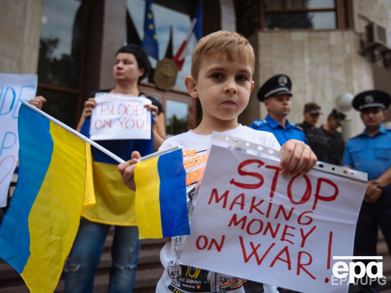 Санкции Украины в отношении РФ вступили в силу