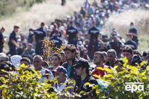 Премьер Венгрии считает мигрантов угрозой Европе