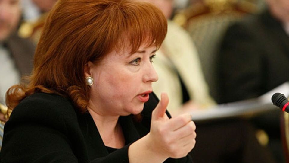 В 1998 году Карпачева впервые была избрана Уполномоченным ВР Украины по правам человека