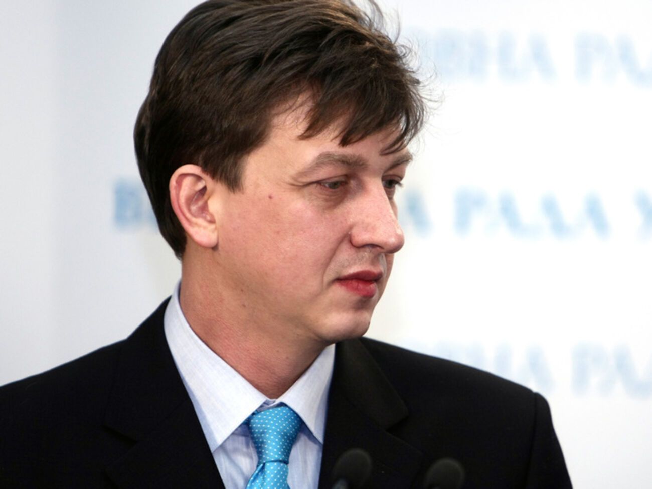 Олесь Доний: Украина должна содействовать максимальному вывозу своих граждан с оккупированных территорий, помогать им в поиске работы и жилья