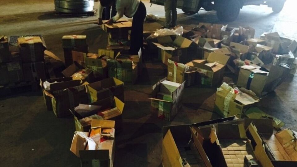 Правоохранители задержали грузовик с контрабандой вблизи села Стрелечье Харьковского района