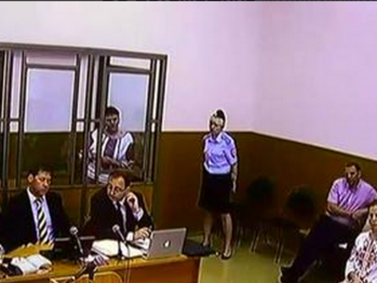 По словам адвоката Полозова, все 15 заседаний по делу Савченко суд назначил на 11.00