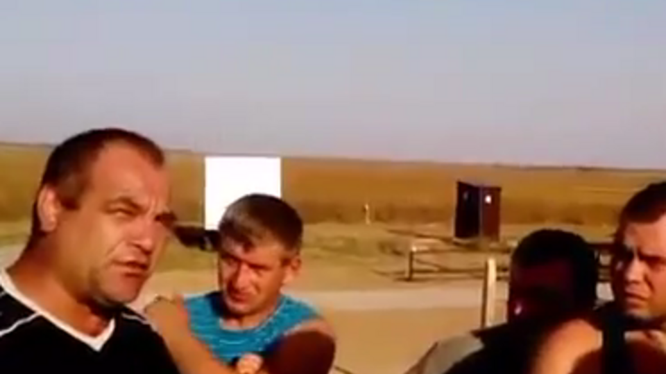 Дальнобойщики о блокаде Крыма: Объясните, почему вы сразу не перекрыли это все, как только забрали полуостров? Видео