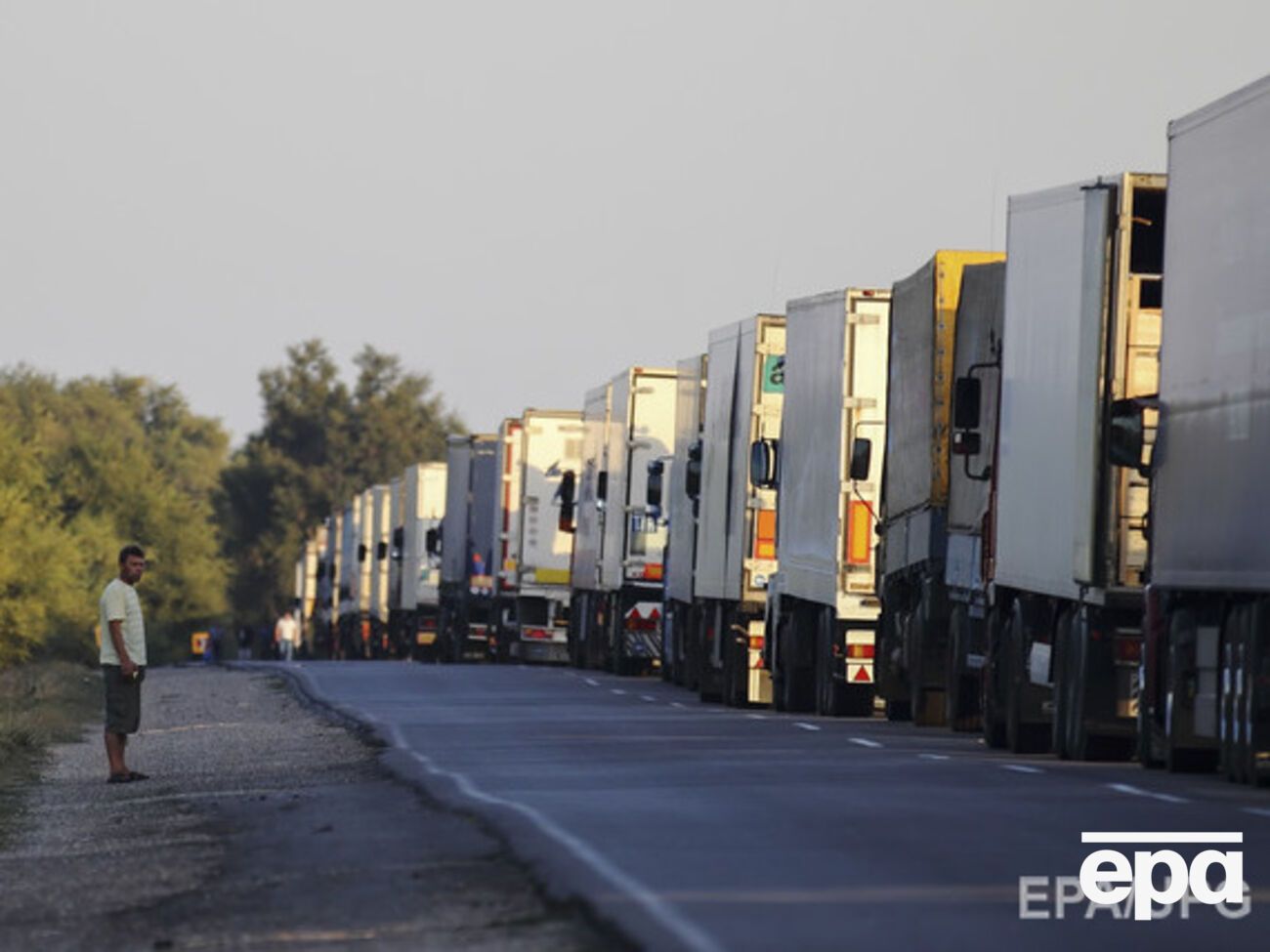 В ГПСУ отмечают, что грузовиков, следующих в Крым, стало меньше