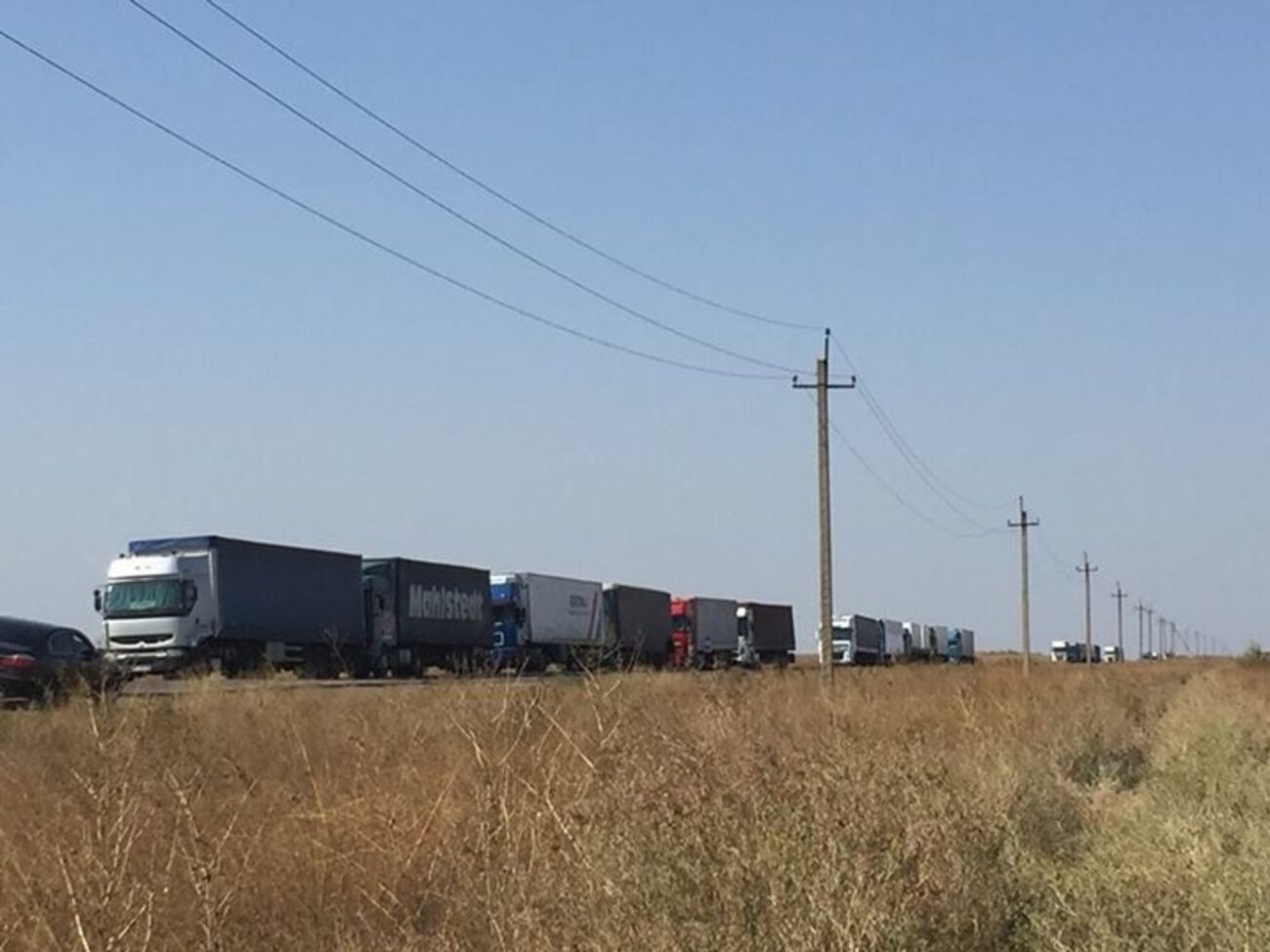 Обеспечивать Крым товарами Россия теперь должна самостоятельно