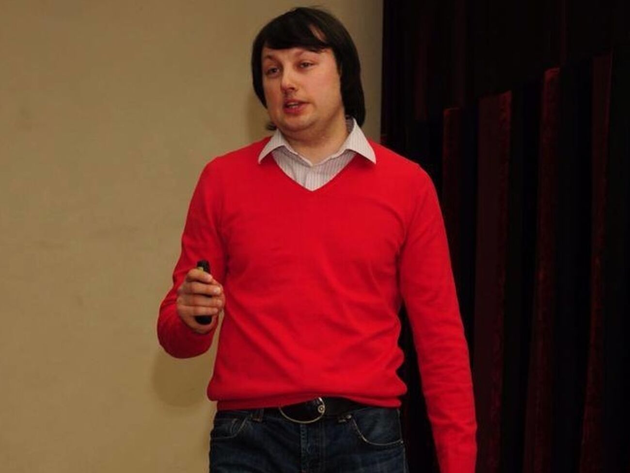 Энрике Менендес:&nbsp;Донецк обвиняет Киев в срыве Минских соглашений, а Киев &ndash; Донецк. Это глупая детская игра "кто первый начал"