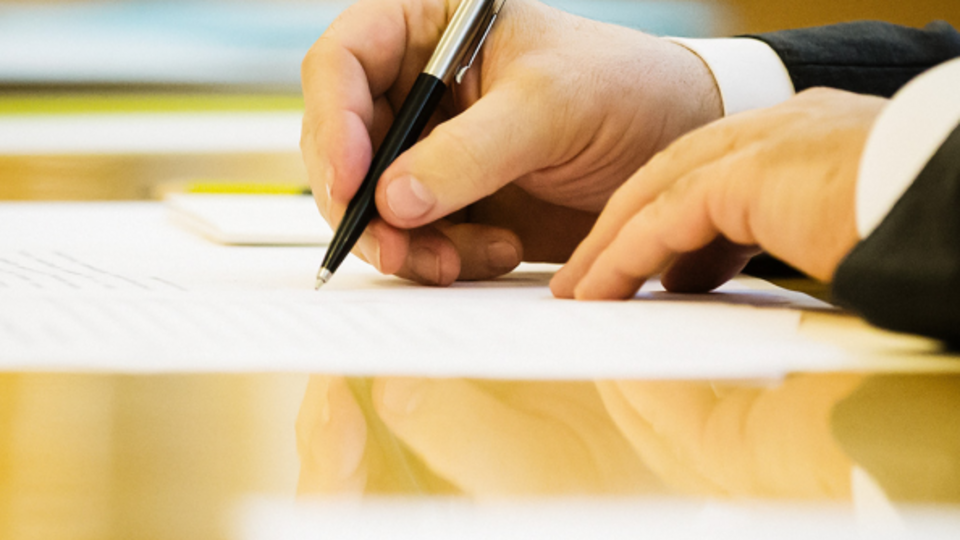 Порошенко ответил на три петиции