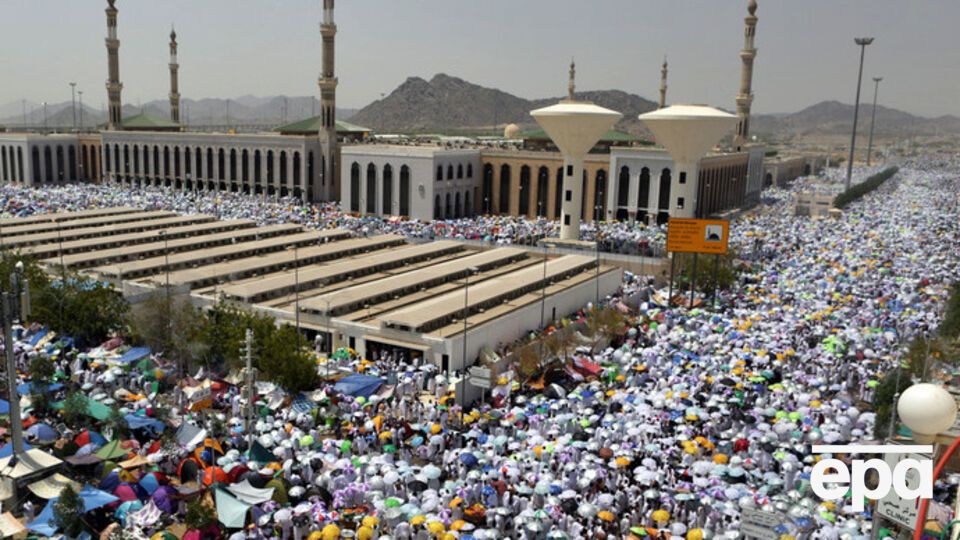 В давке погибли сотни людей