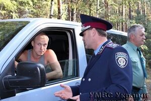 Во время спецоперации в Волынской области изъяли четыре автомобиля незаконных добытчиков янтаря